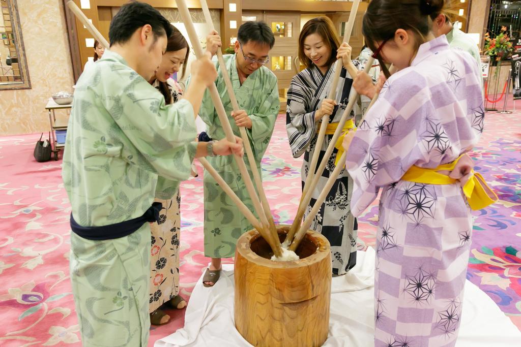 Iizaka Hotel Juraku Fukushima  Exteriör bild