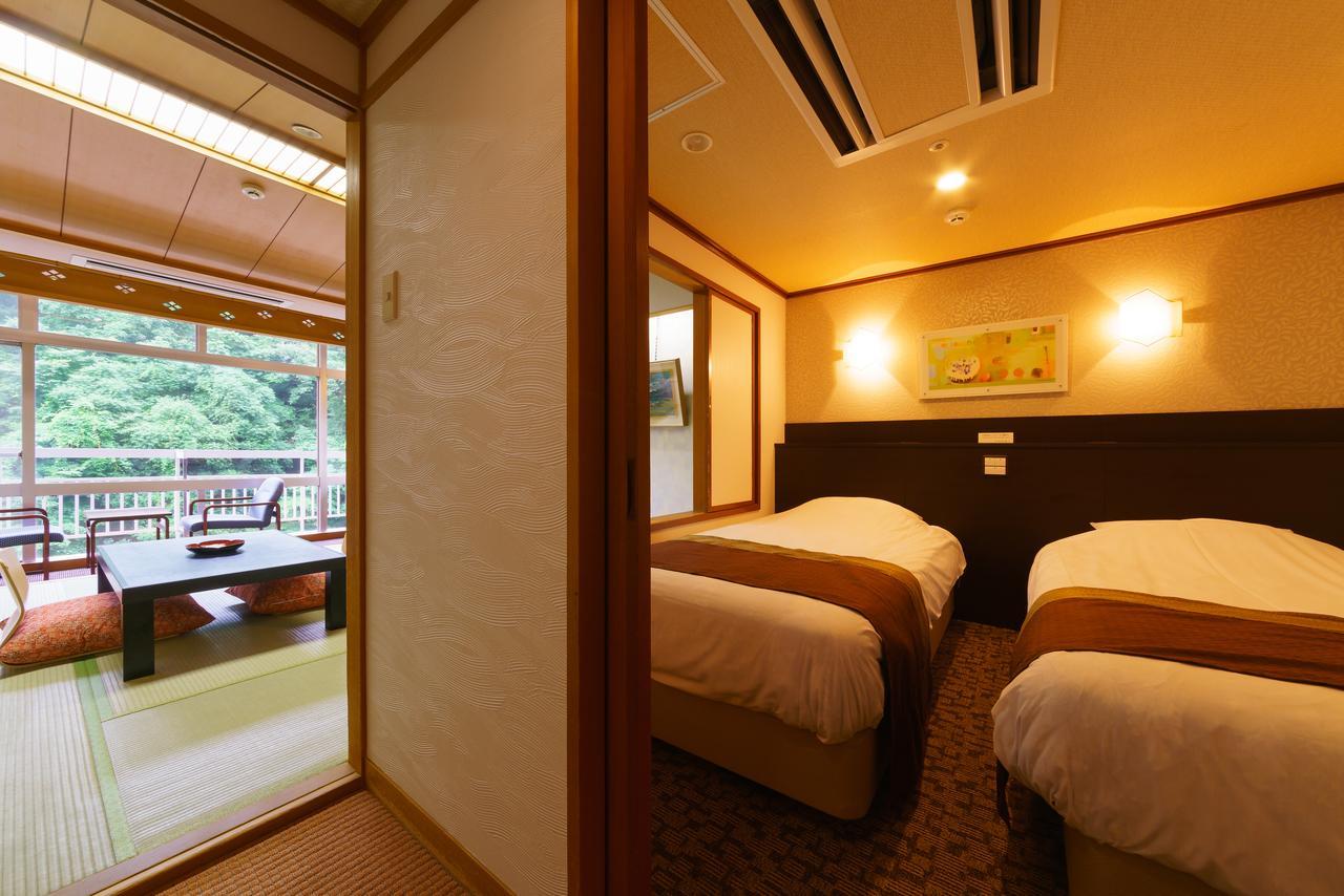 Iizaka Hotel Juraku Fukushima  Exteriör bild